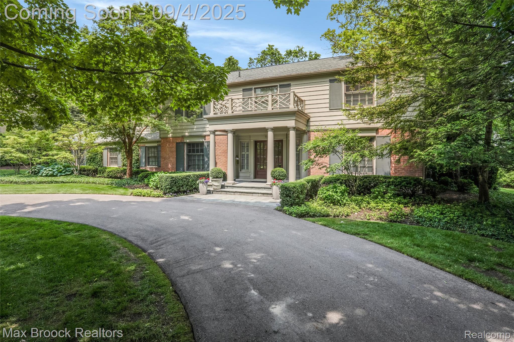 1157 W Glengarry Circle
