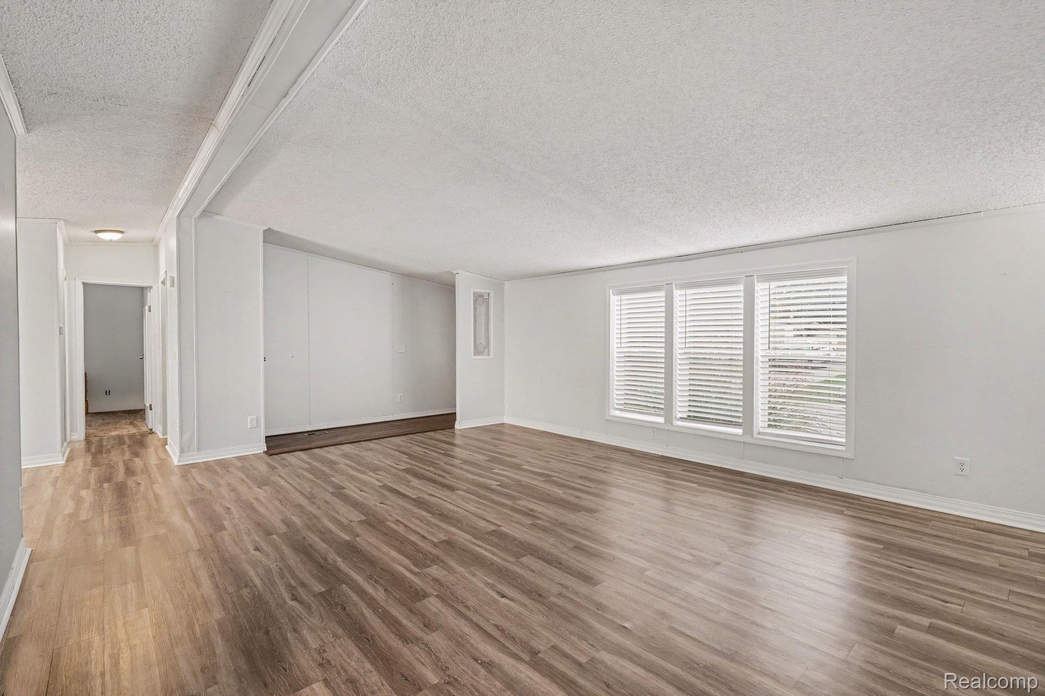 3697 Silverleaf