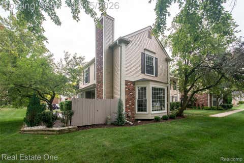 Photo of 1572 Kings Cove Drive, Rochester Hills City, MI 48306 (MLS # 20261062873)