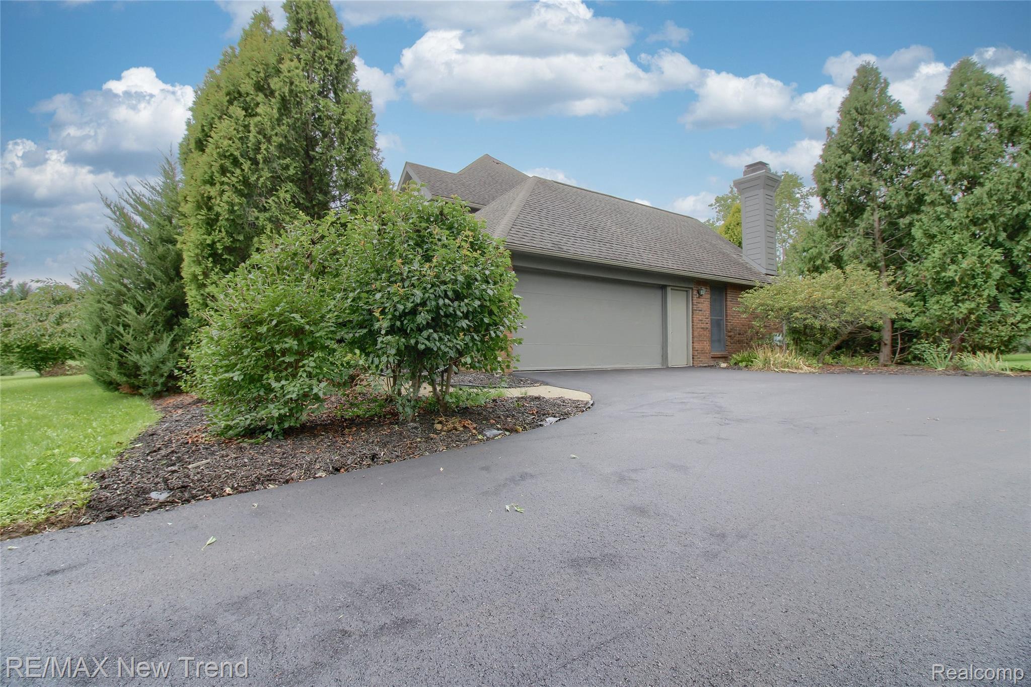 7252 STEEPLECHASE Drive