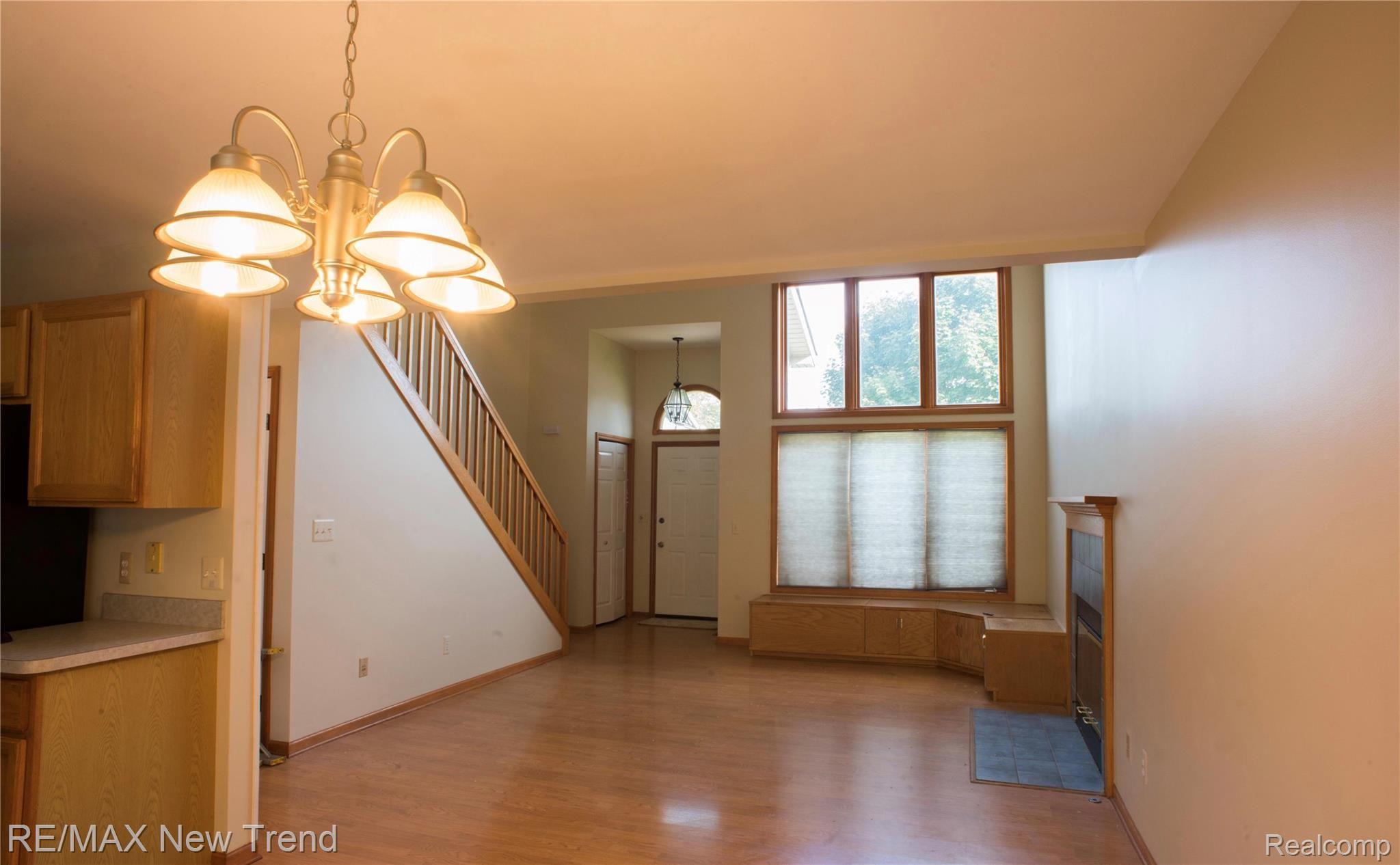1337 MIDDLEWOOD Drive