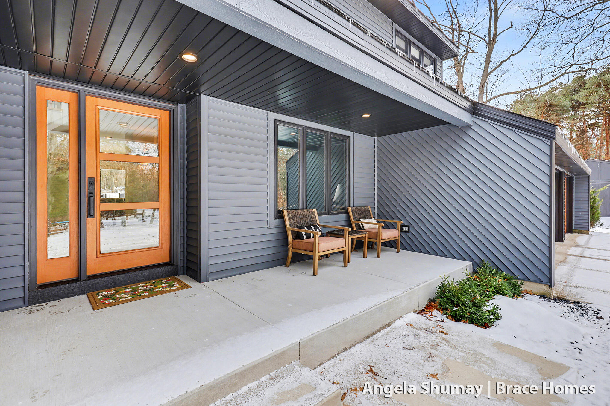 400 Greentree Lane NE