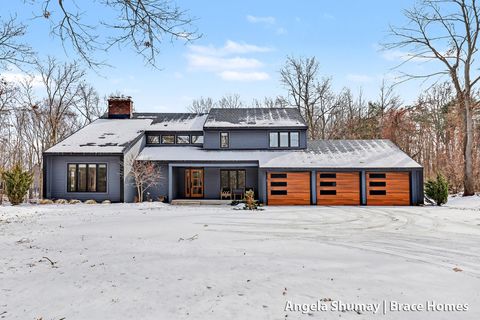 400 Greentree Lane NE Ada Township MI 49301