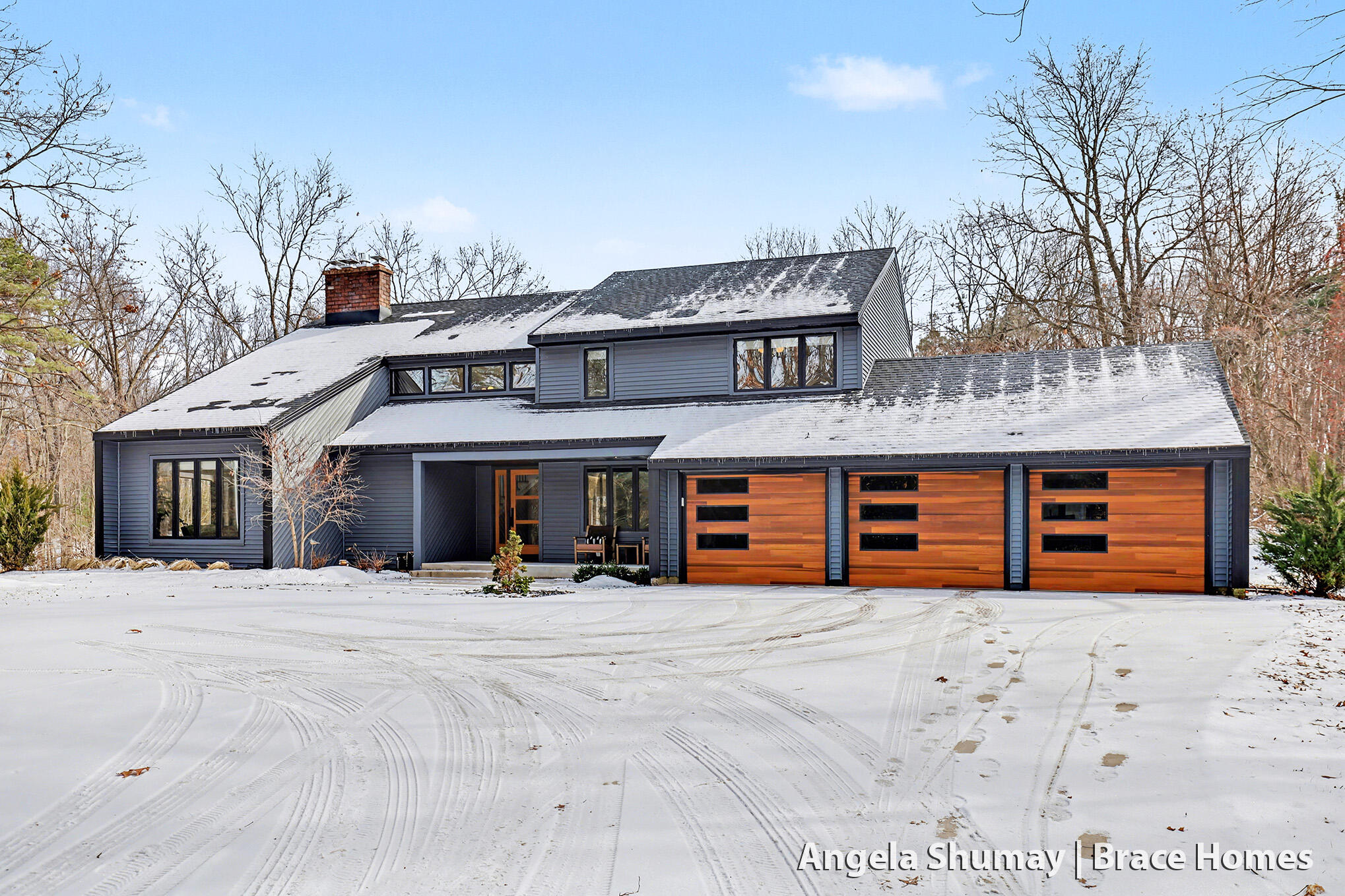 400 Greentree Lane NE