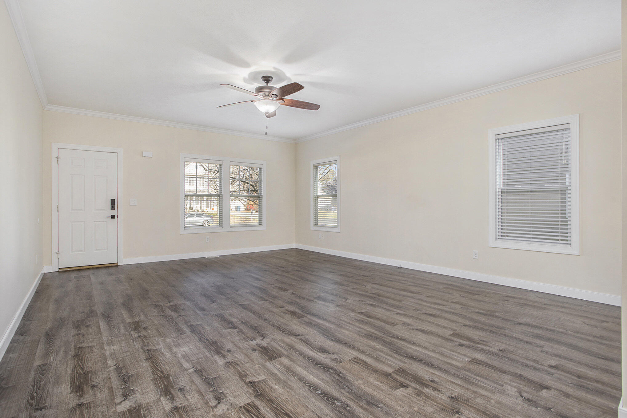 6107 Equestrian Woods Court