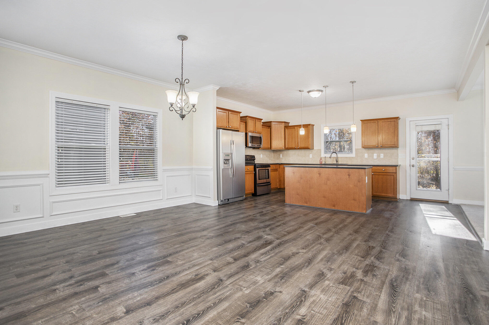 6107 Equestrian Woods Court