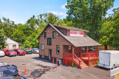 592 CESAR E CHAVEZ Avenue Pontiac City MI 48342