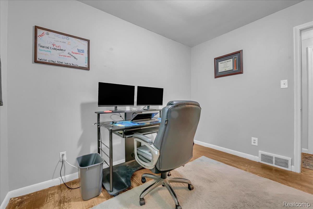 Southfield City, Michigan 48075, United States, 3 Bedrooms Bedrooms, ,2 BathroomsBathrooms,Residential,Active,190900