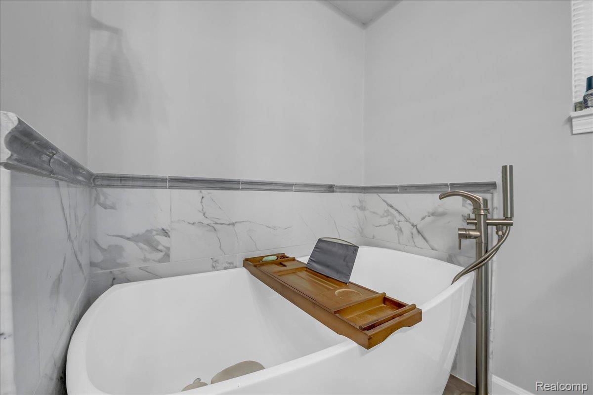 Southfield City, Michigan 48075, United States, 3 Bedrooms Bedrooms, ,2 BathroomsBathrooms,Residential,Active,190900