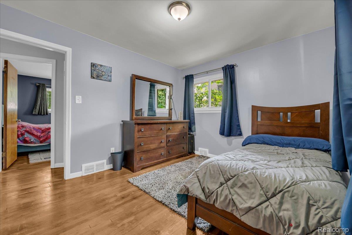 Southfield City, Michigan 48075, United States, 3 Bedrooms Bedrooms, ,2 BathroomsBathrooms,Residential,Active,190900