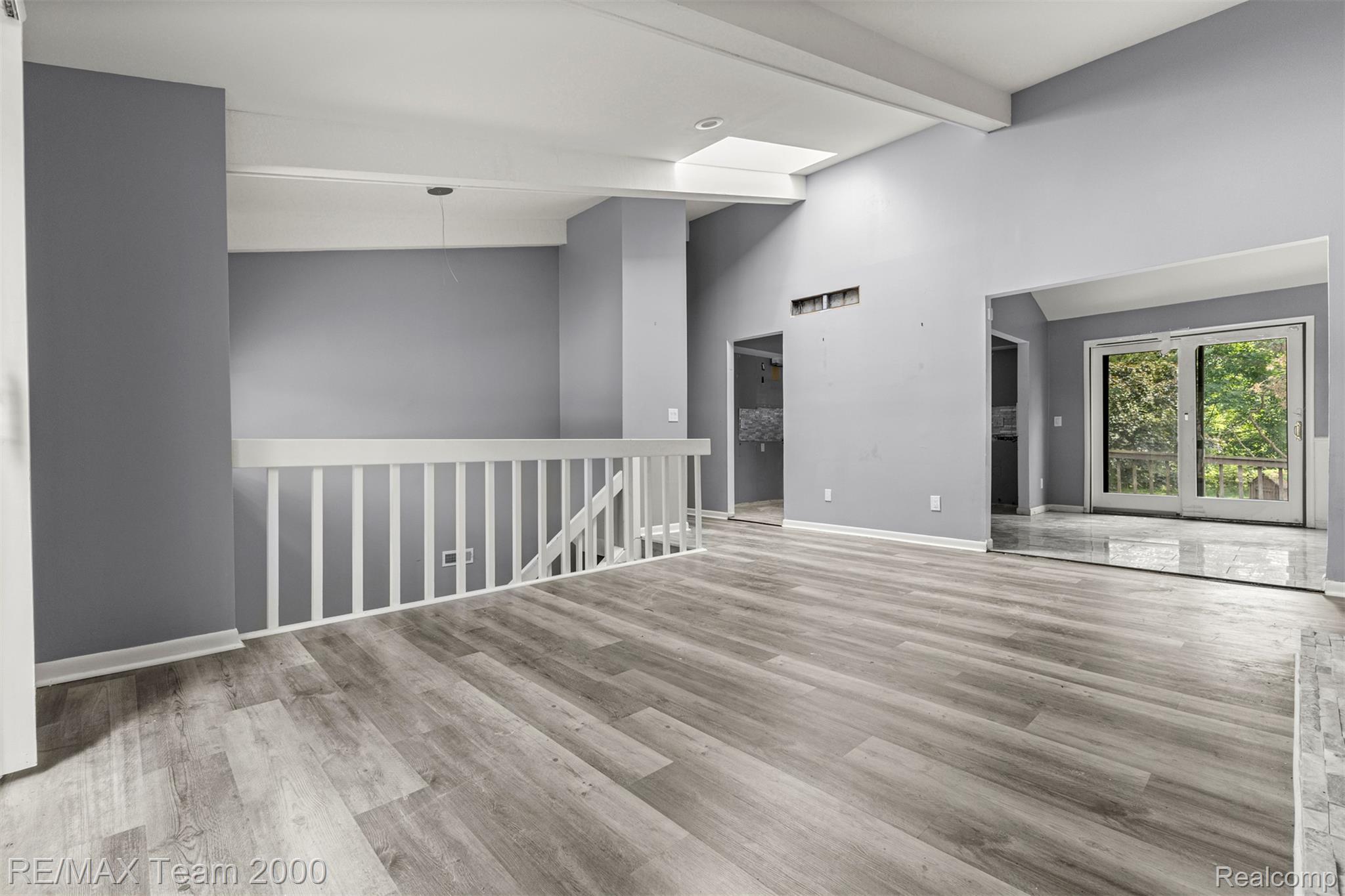 5445 Pine View Drive