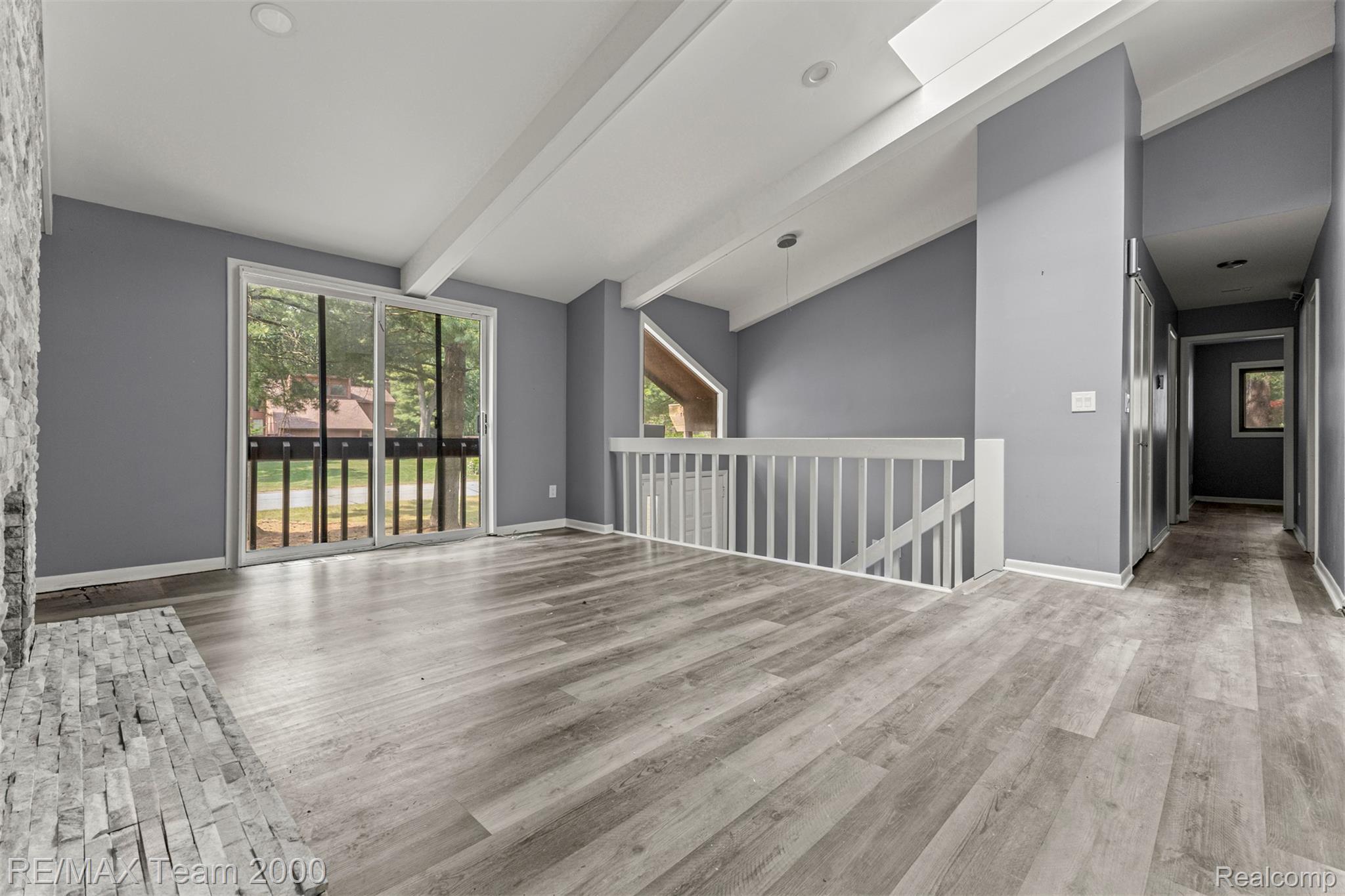 5445 Pine View Drive