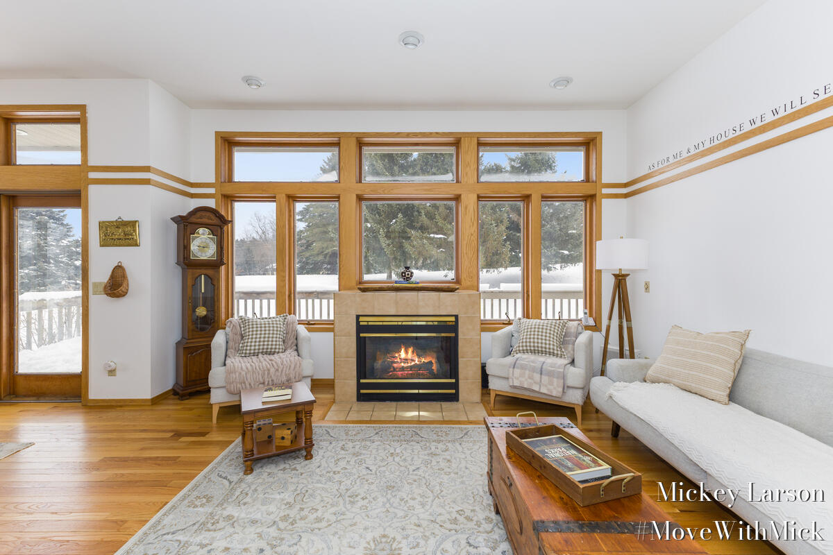 7000 Camelback Drive NE