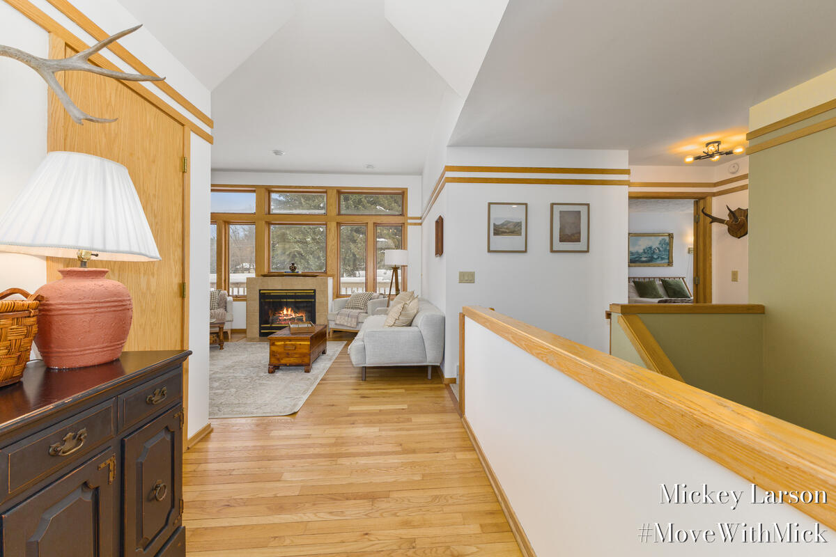 7000 Camelback Drive NE