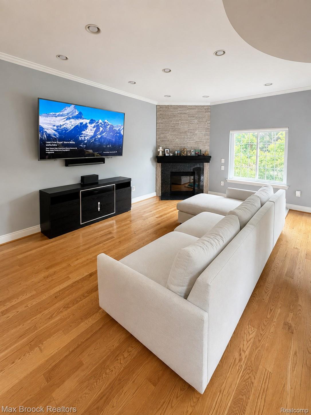 5995 Bella Vista Drive