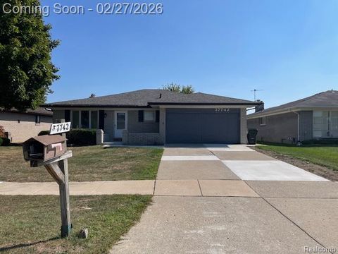 37742 DOUGLAS Court Sterling Heights City MI 48310