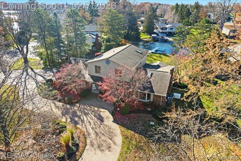 5067 Oakwood Court Commerce Charter Township MI 48382