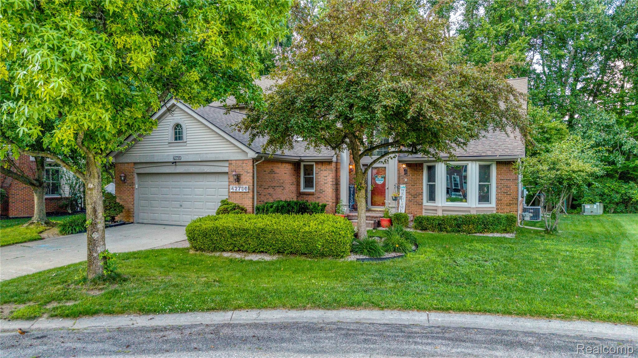 42790 Ledgeview Drive