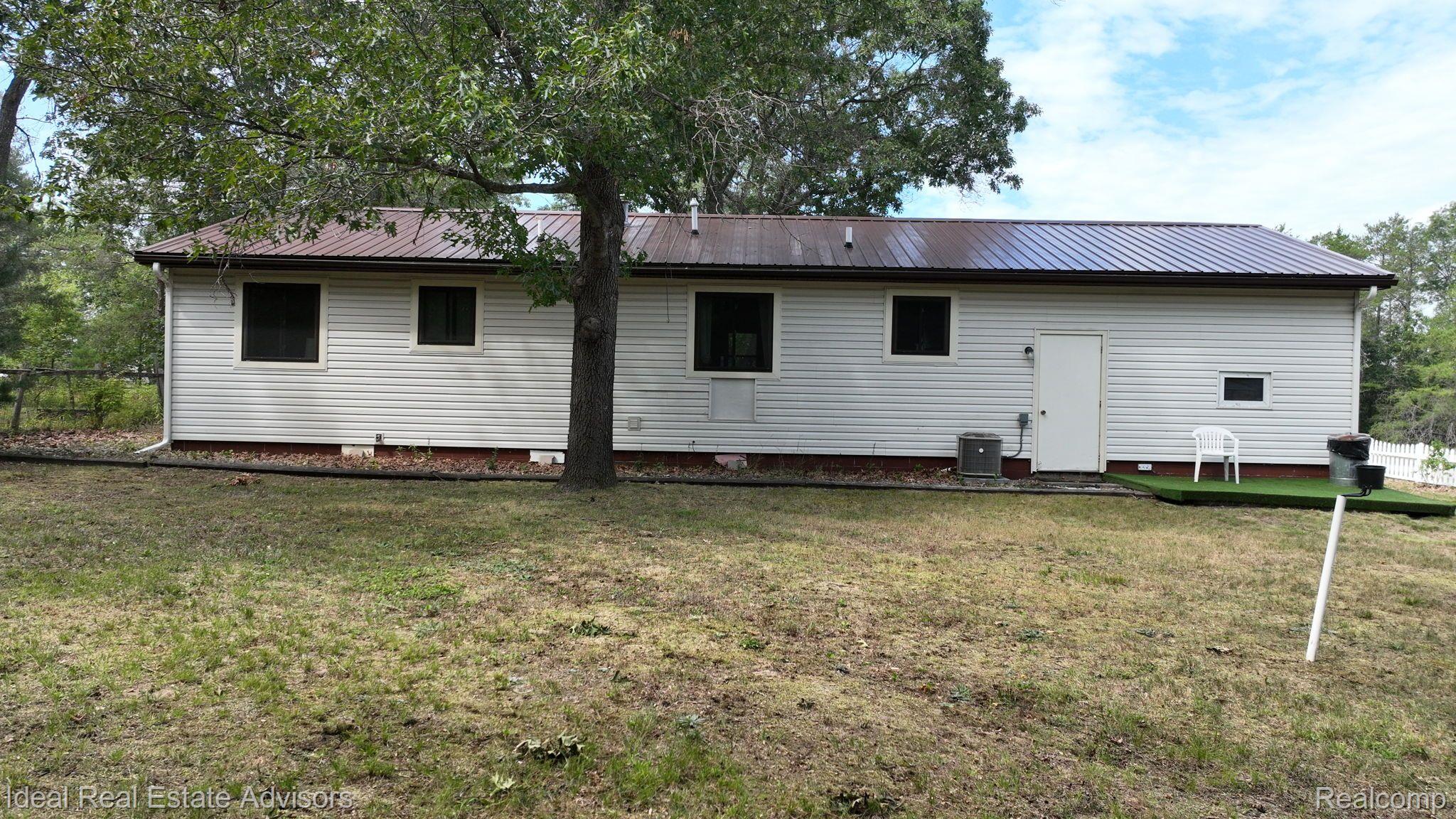 7215 TUSCARORA Circle