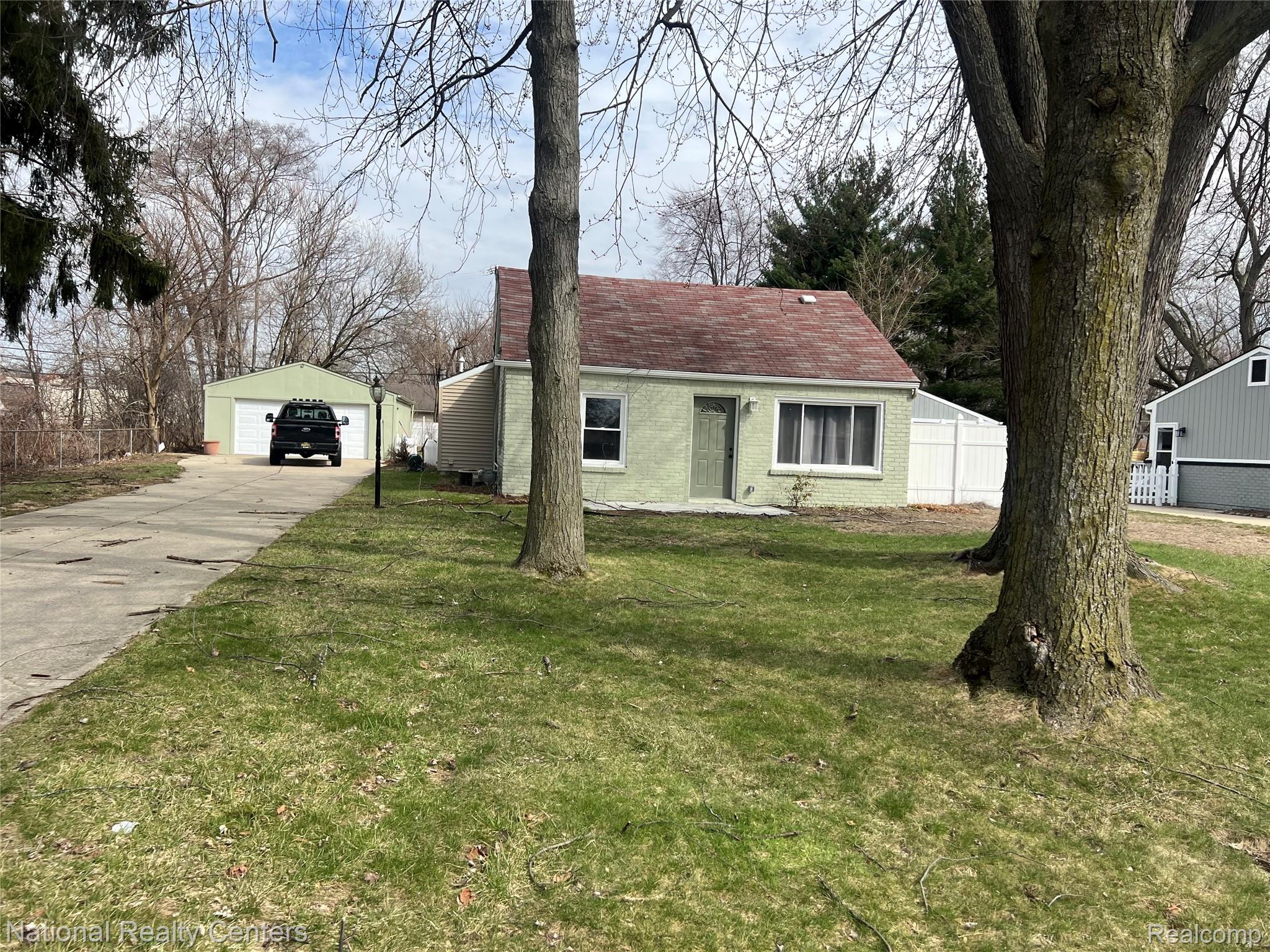 15230 Harrison Street