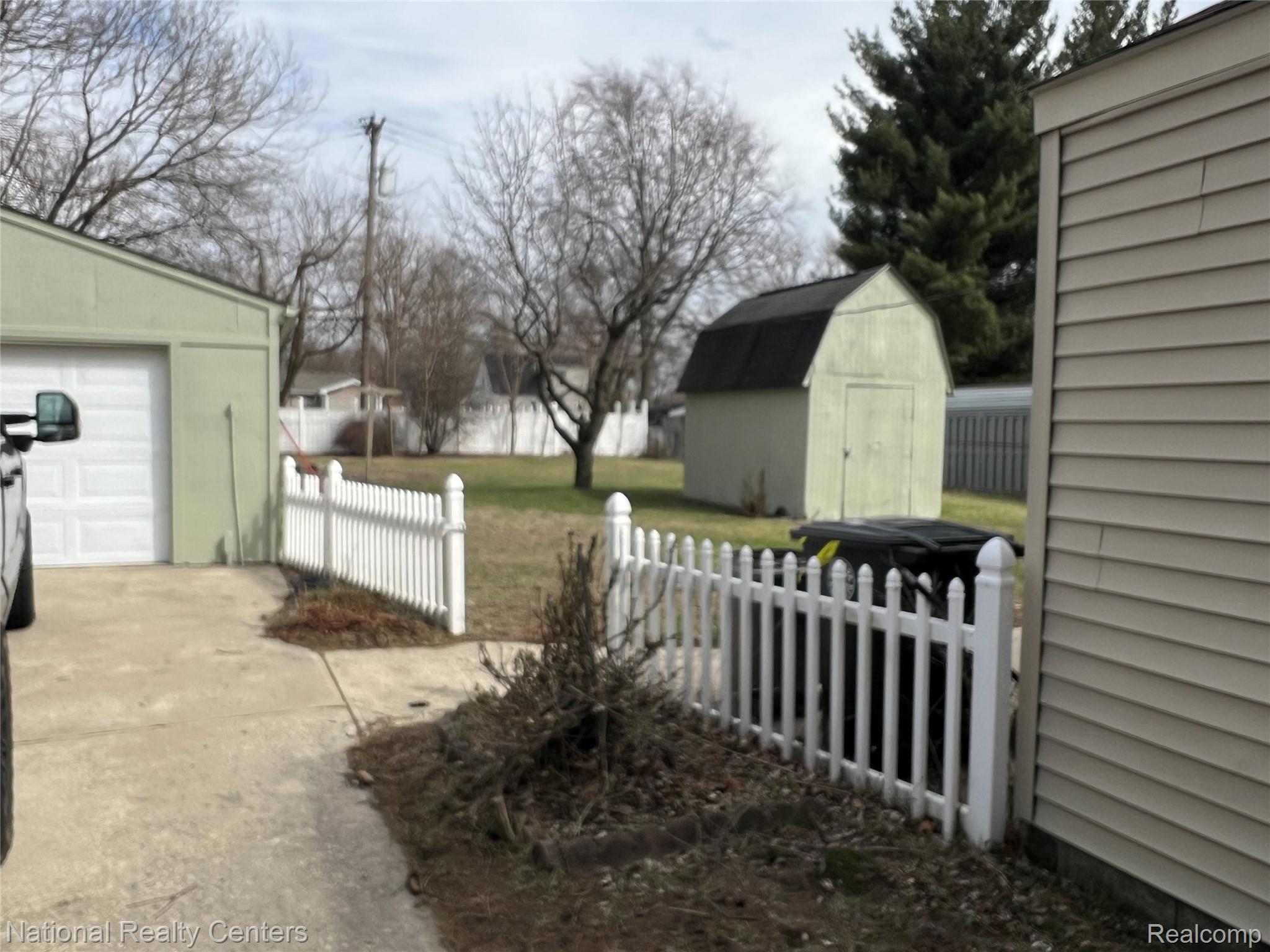 15230 Harrison Street