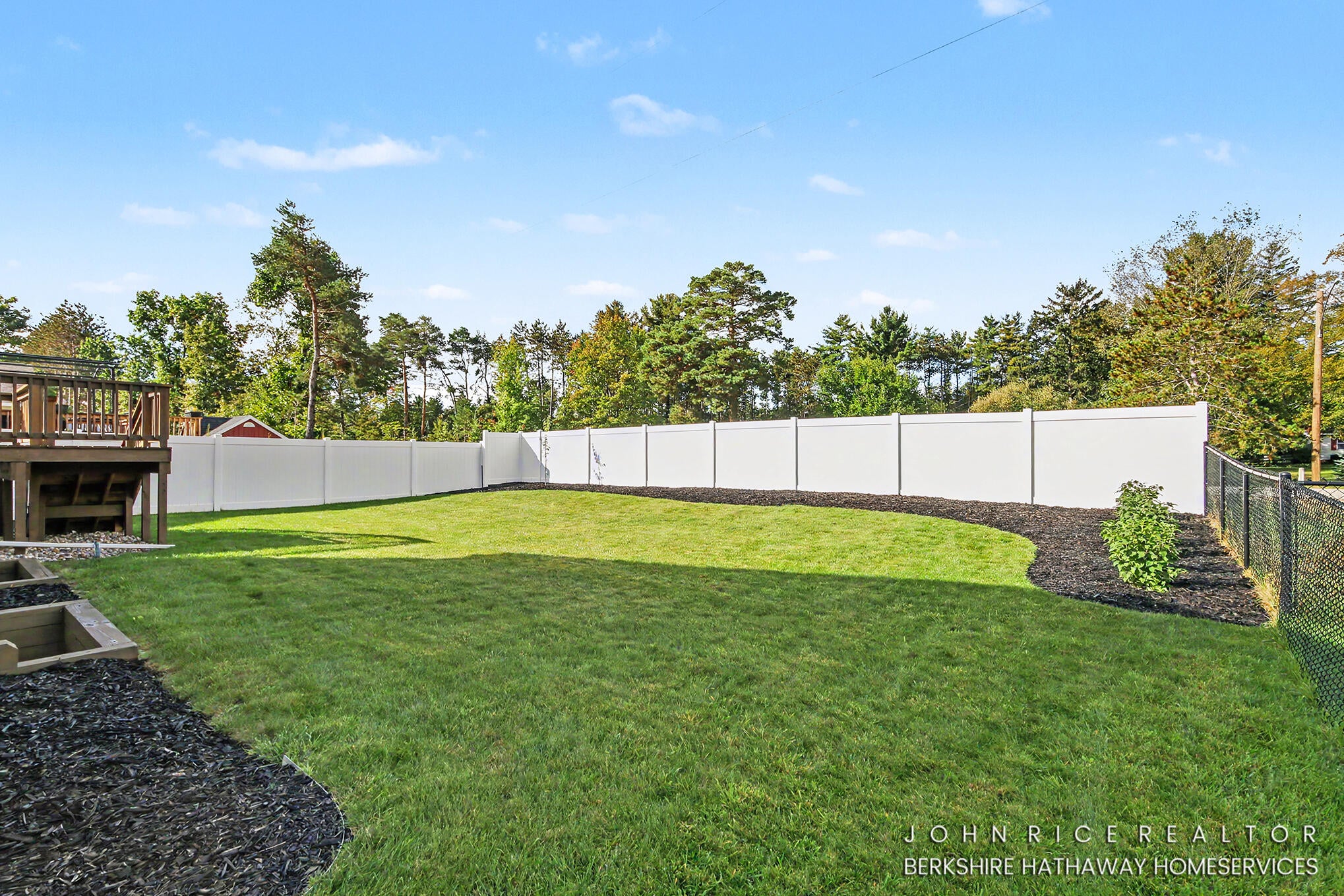 6009 N Bear Den Trail
