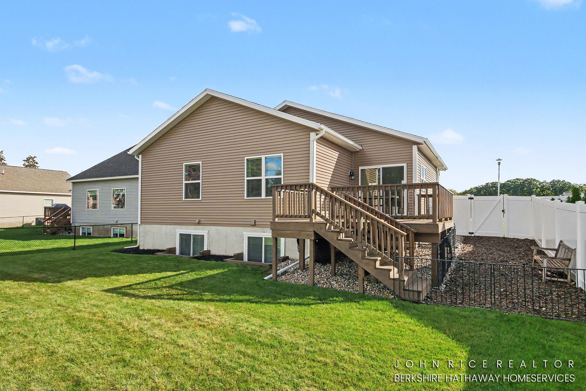 6009 N Bear Den Trail