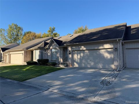 35251 Kings Forest Boulevard Clinton Charter Township MI 48035