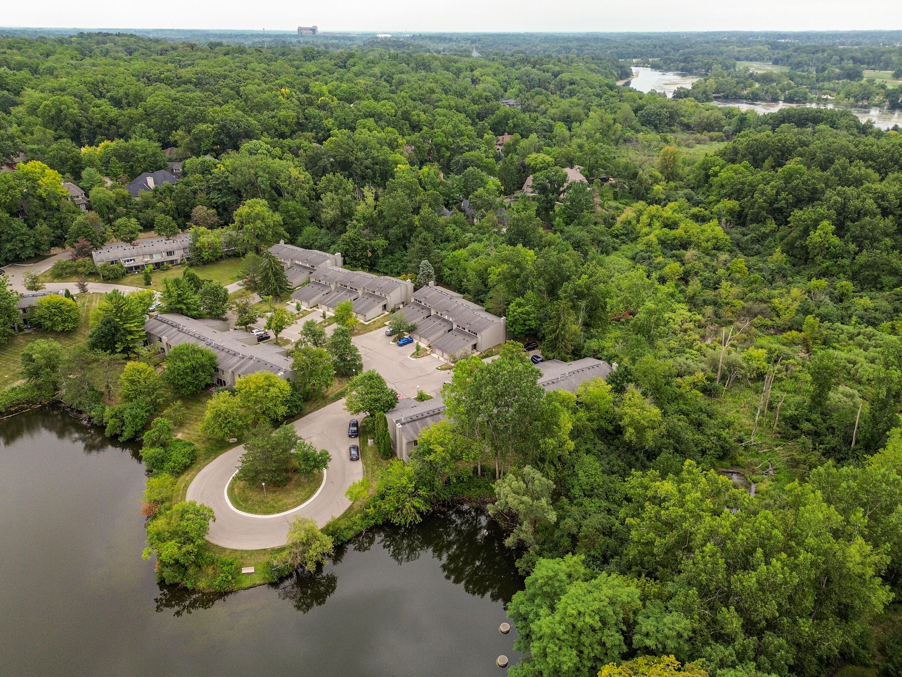 605 Watersedge Drive