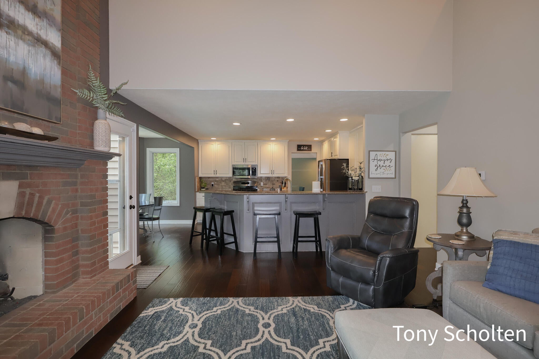 6054 Summerhill Drive