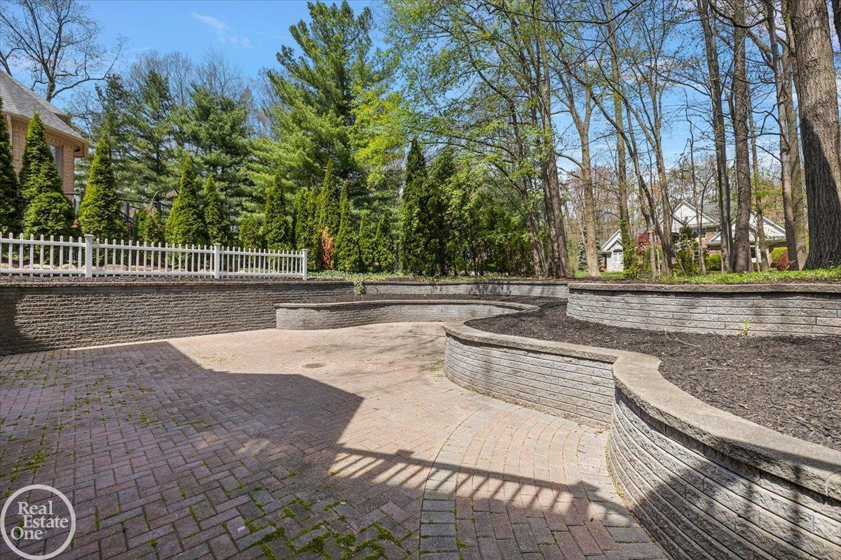 12277 Forest Glen Lane