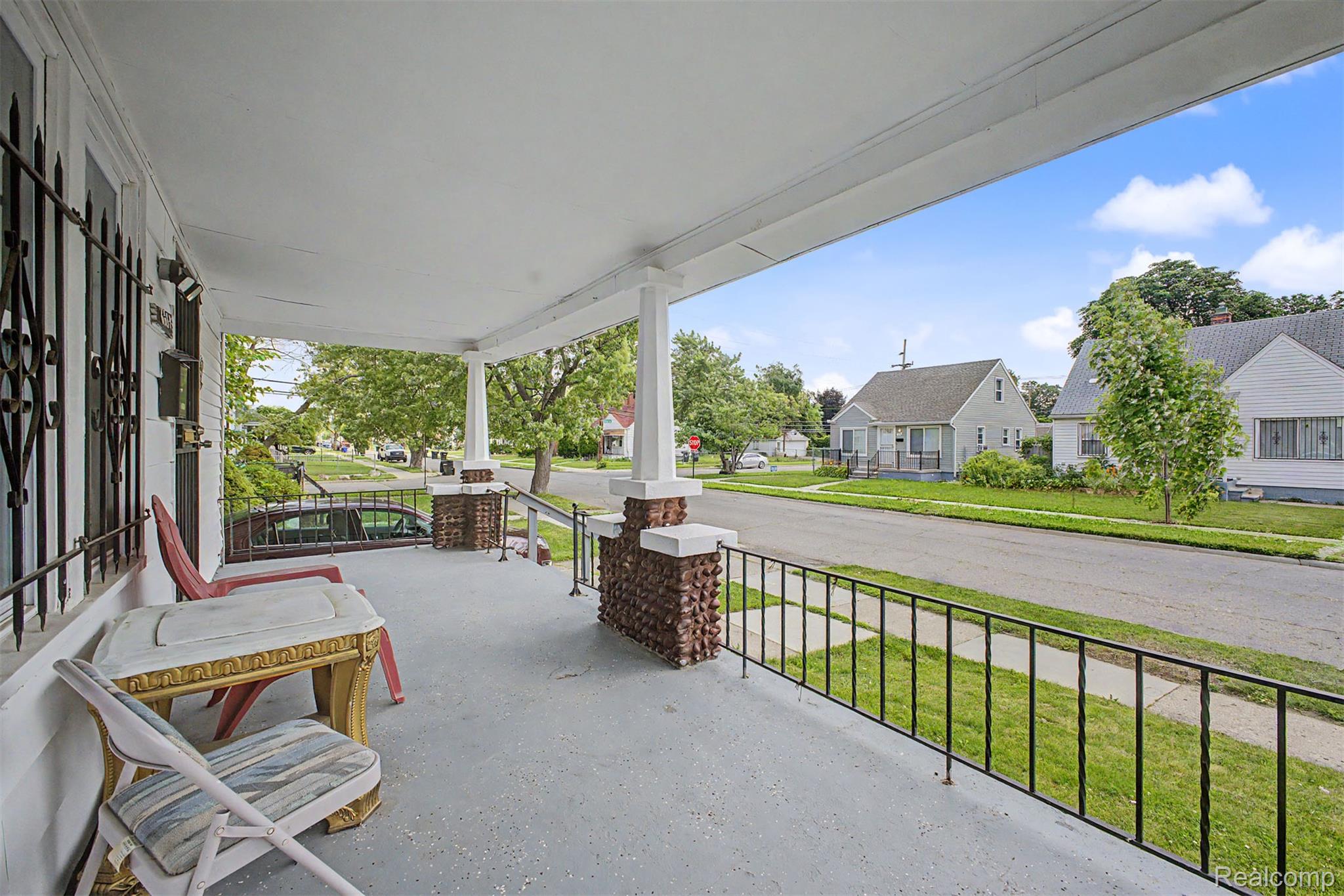 6539 Greenview Avenue
