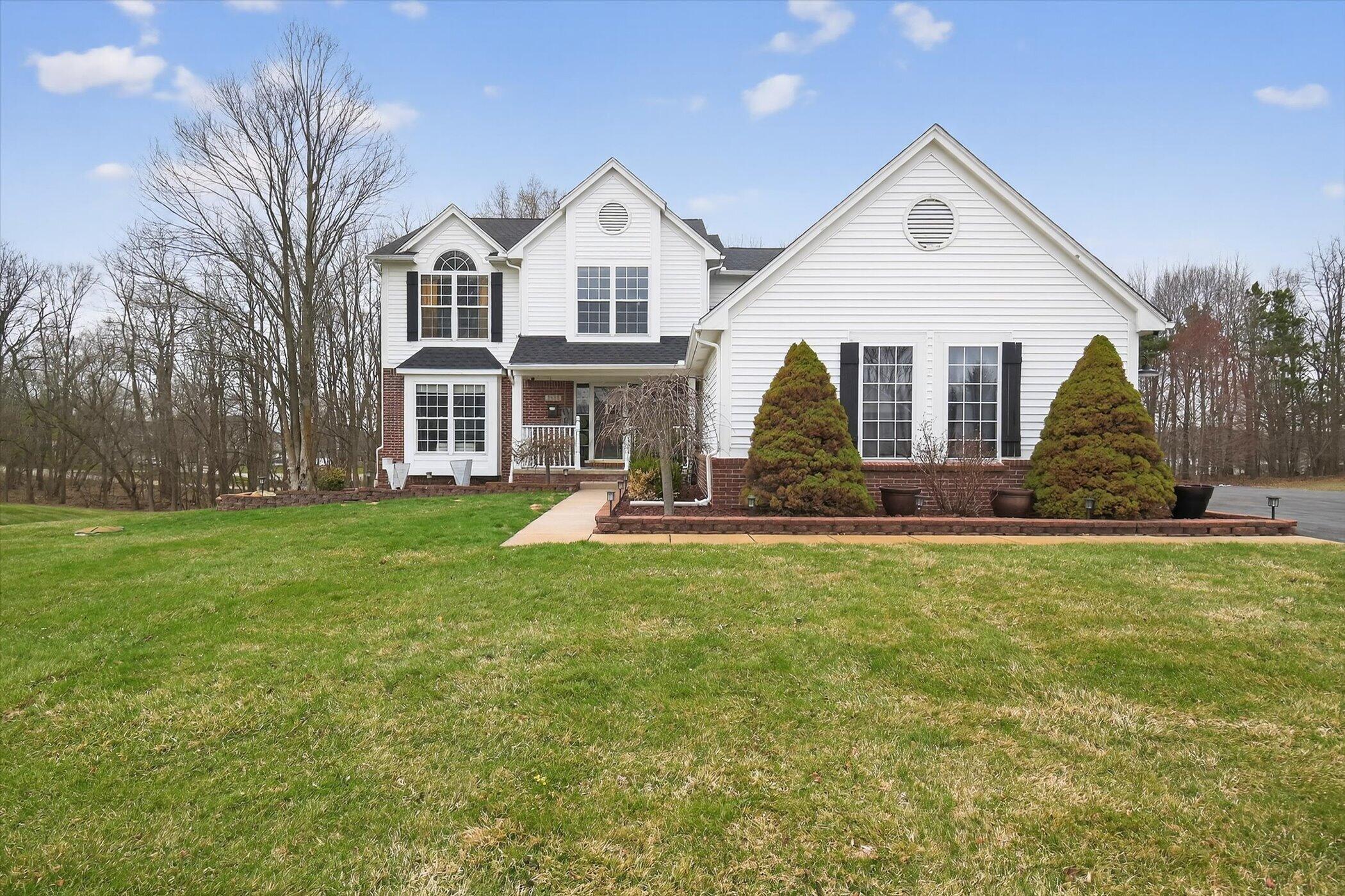 7233 N Lake Orchard Drive