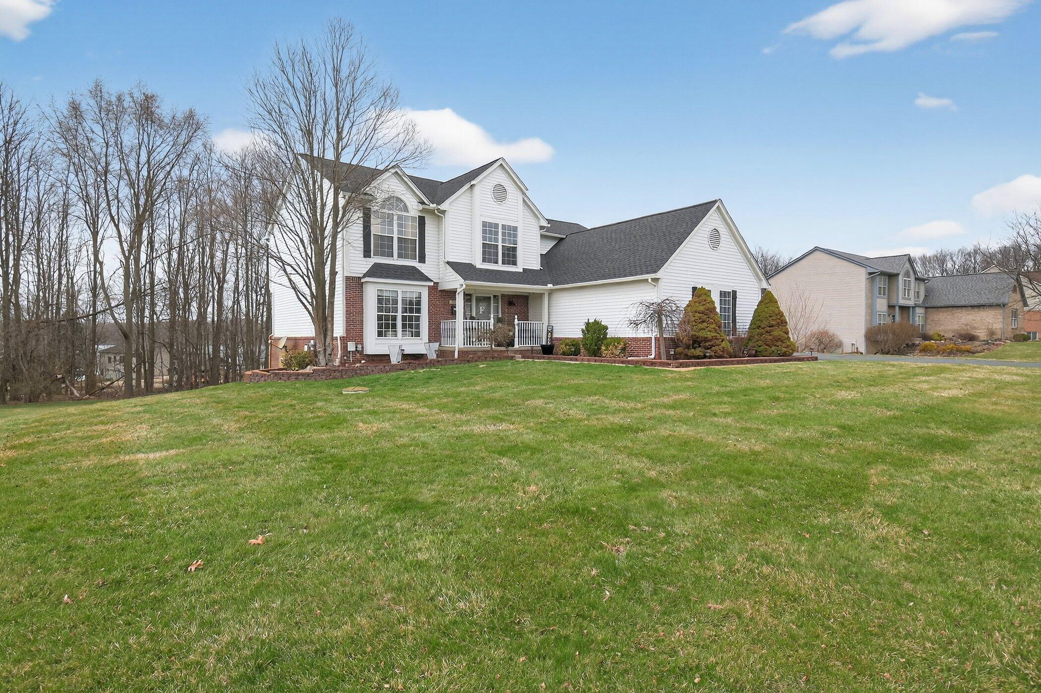 7233 N Lake Orchard Drive