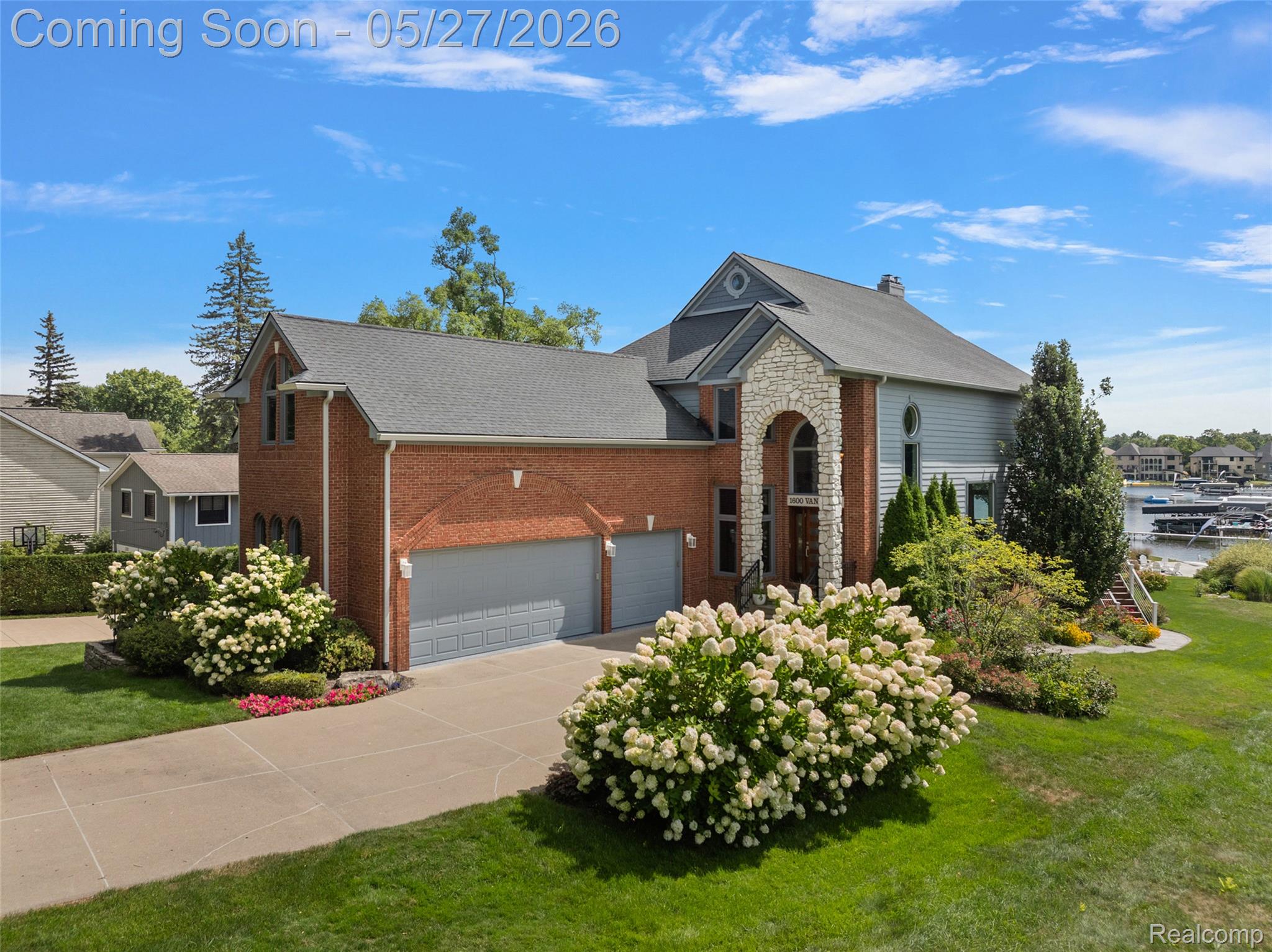 1600 Vanstone Drive