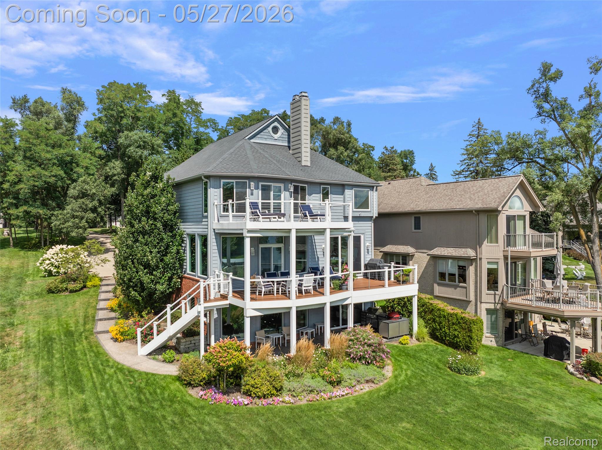 1600 Vanstone Drive