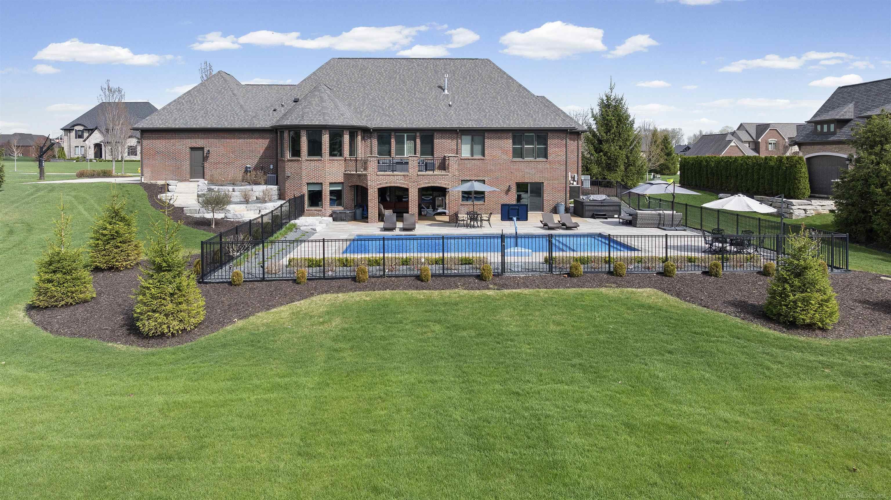 61657 Cotswold Drive