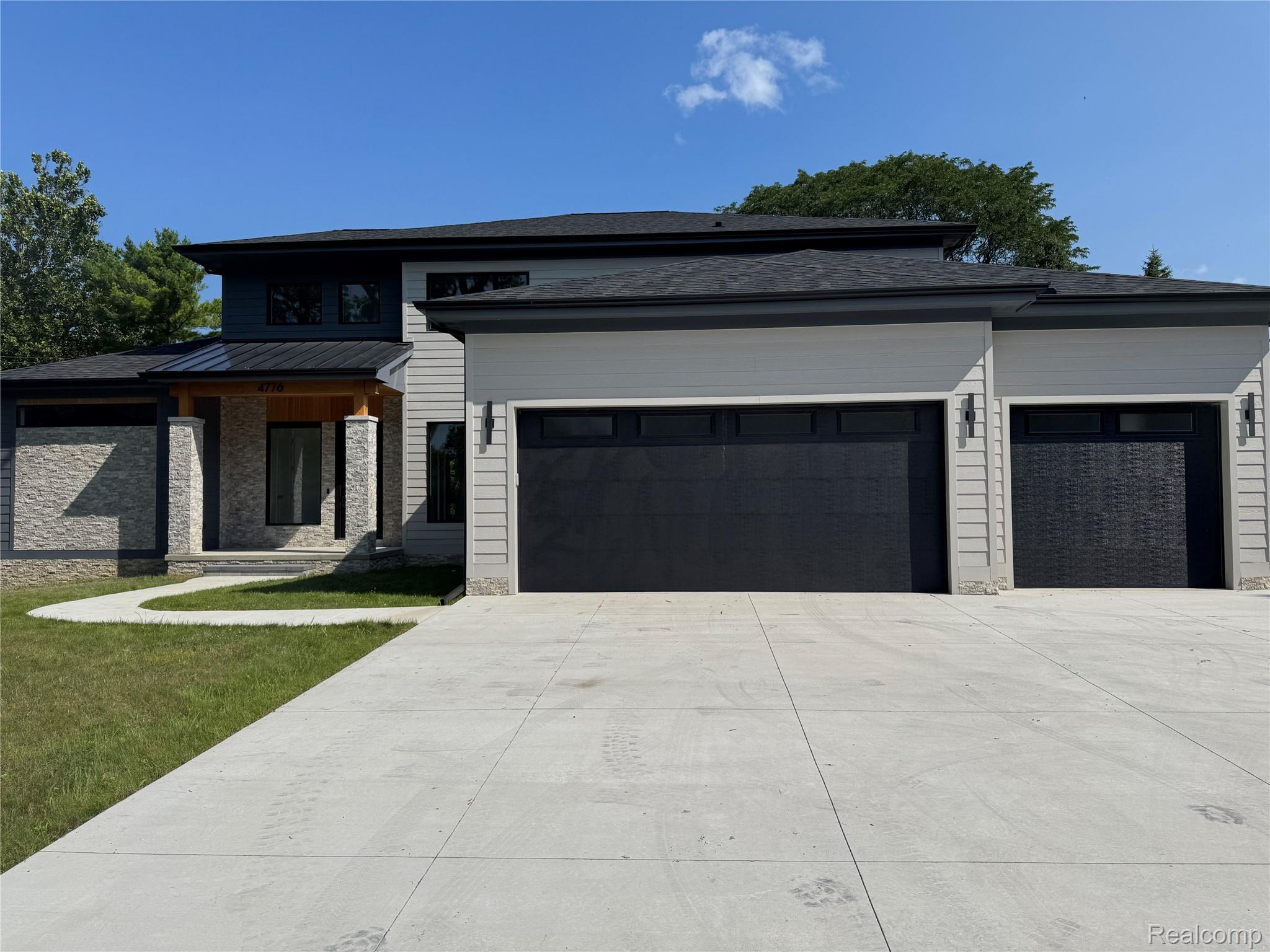 4776 WALNUT LAKE Road
