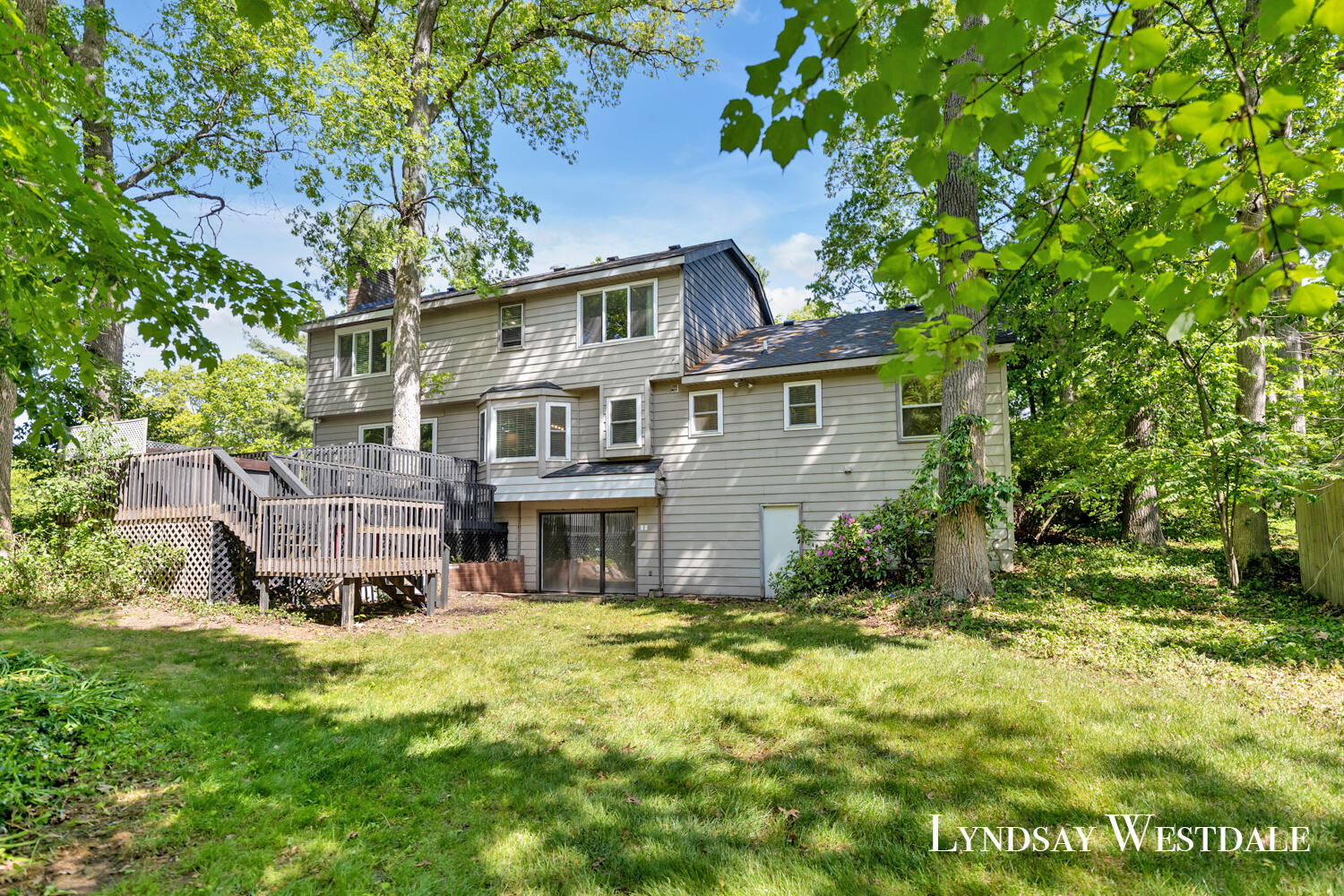 6774 Woodbrook Drive SE