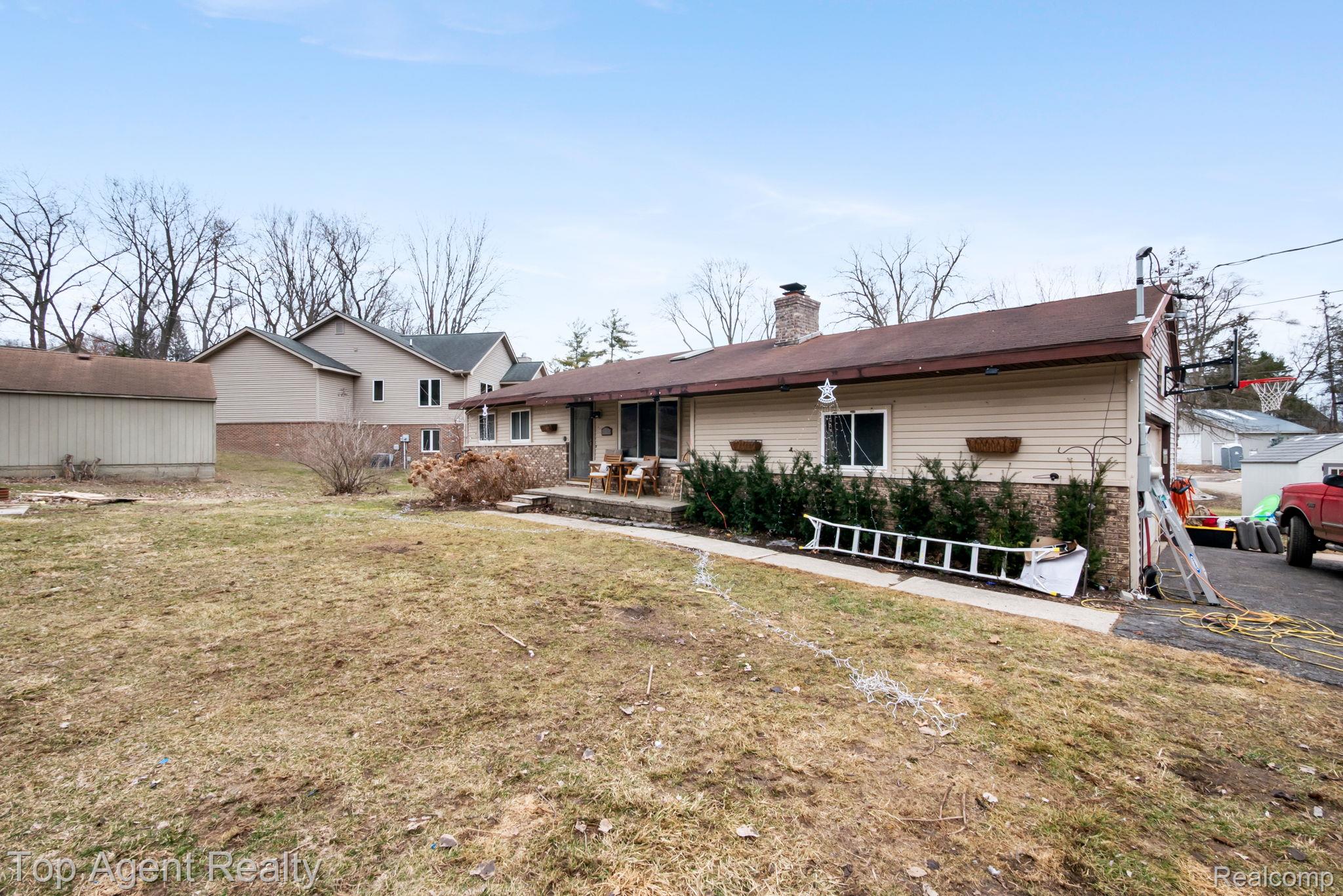 2065 Ridgemont Street