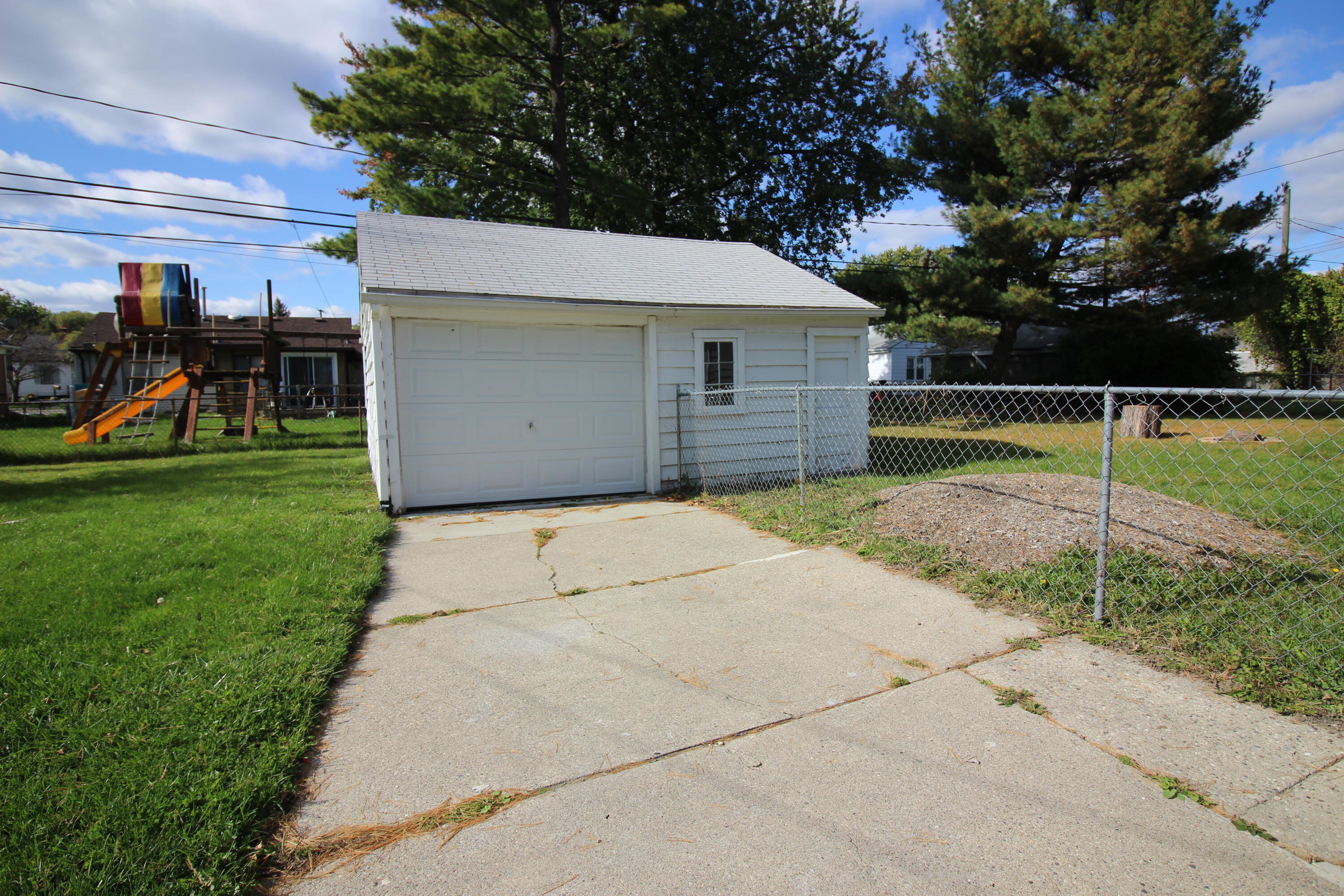 28889 Hillview Street