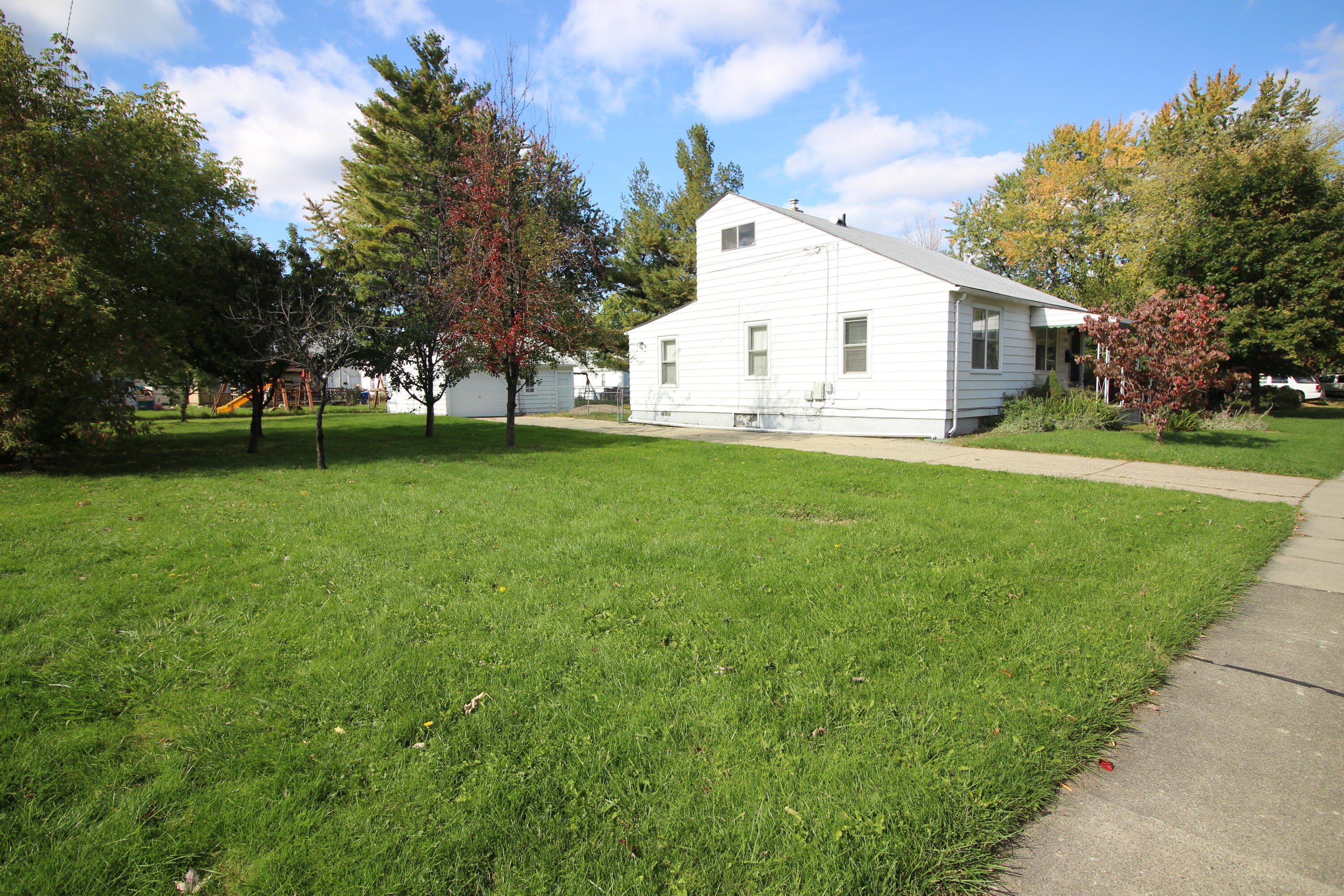 28889 Hillview Street