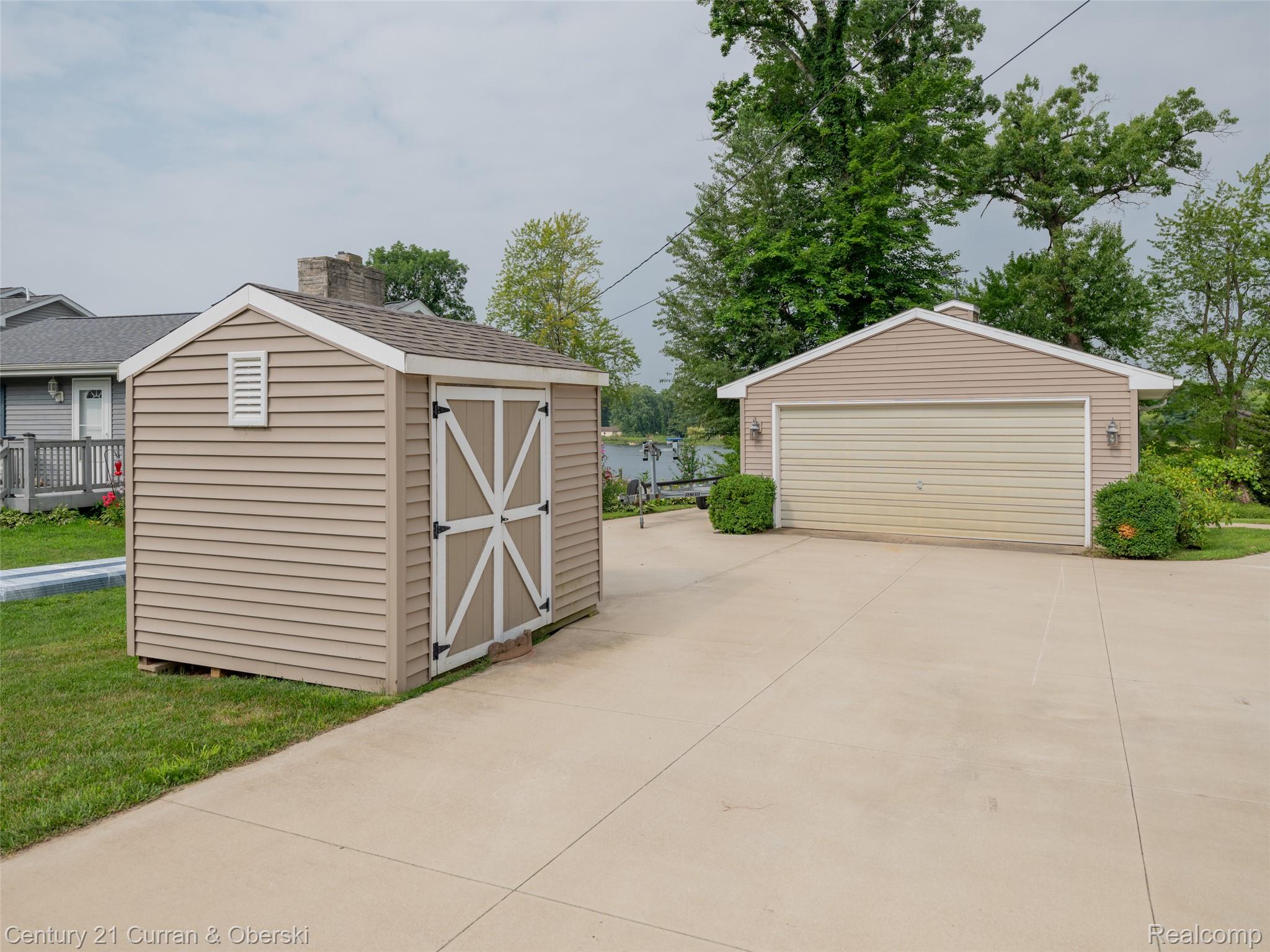 60846 N Lakeshore Drive