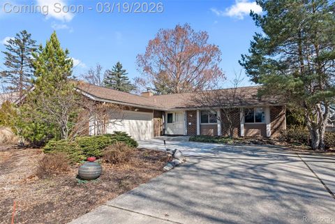 5629 Perrytown Drive West Bloomfield Charter Township MI 48322