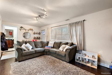 Tiny photo for 3570 Emmons Avenue, Rochester Hills City, MI 48307 (MLS # 20261021746)