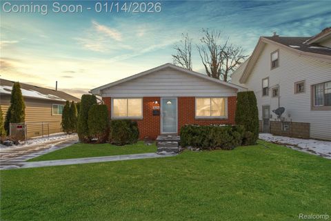 18634 Common Road Roseville City MI 48066