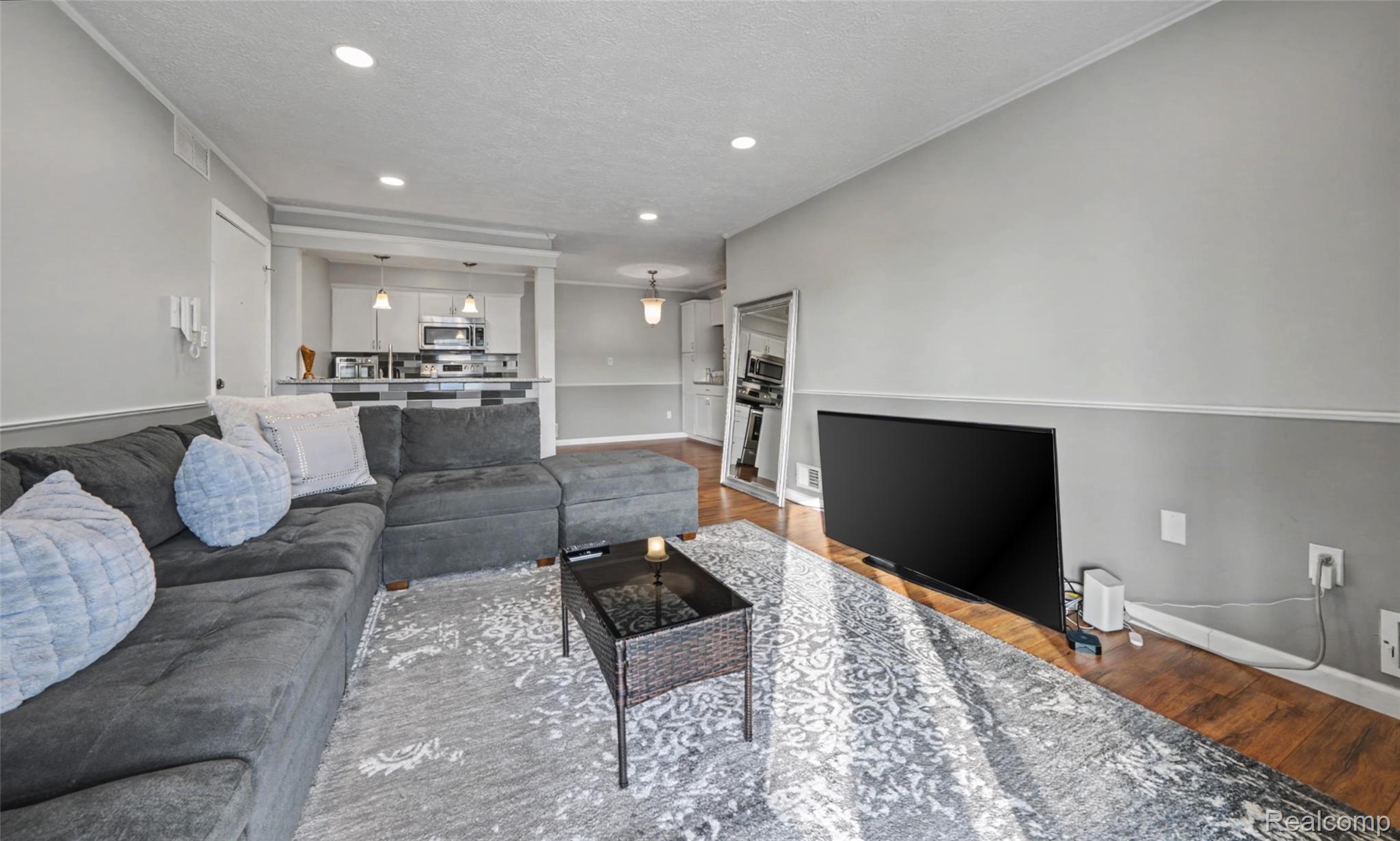 34821 Valleyview Dr. Drive D7