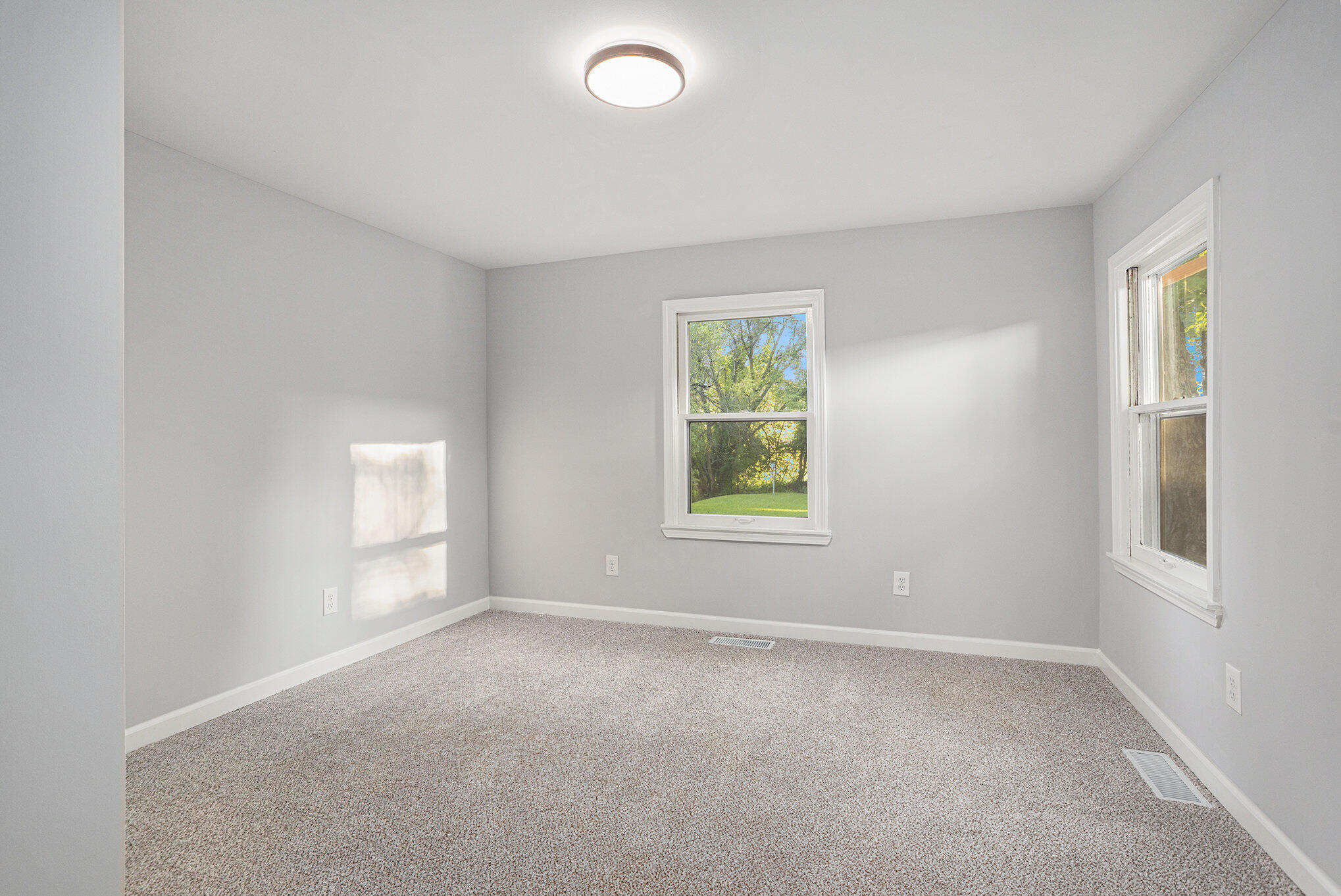 Kalamazoo Charter Township, Michigan 49004, United States, 3 Bedrooms Bedrooms, ,1 BathroomBathrooms,Residential,Active,202846