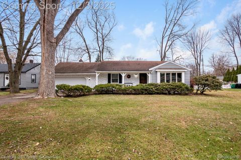 33776 Rhonswood Street Farmington City MI 48335