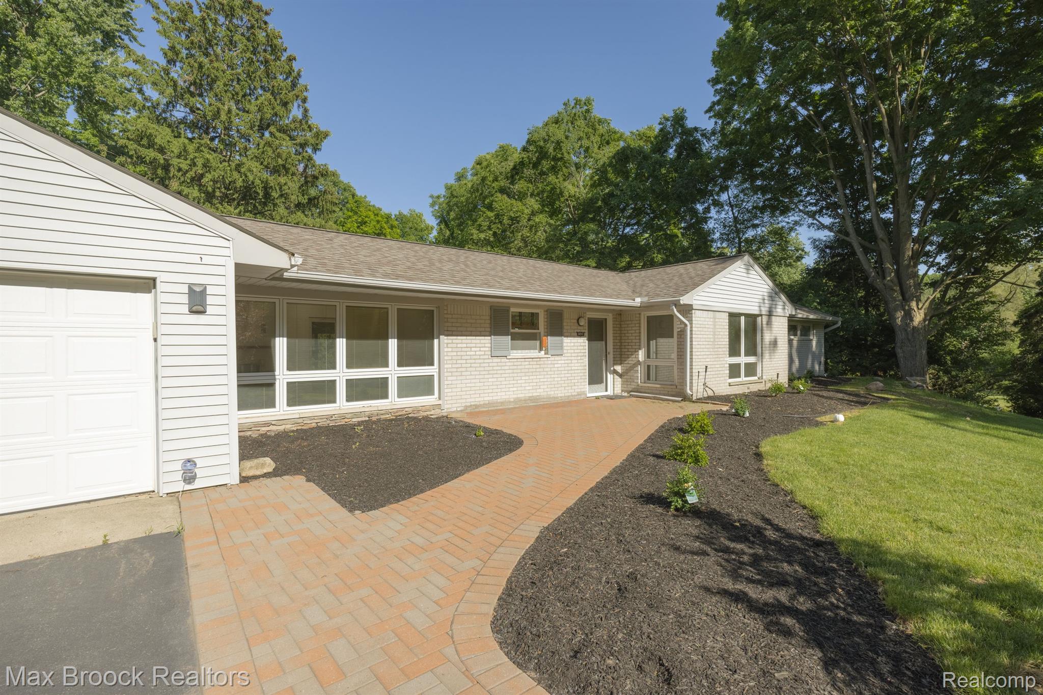 6041 EASTMOOR Road